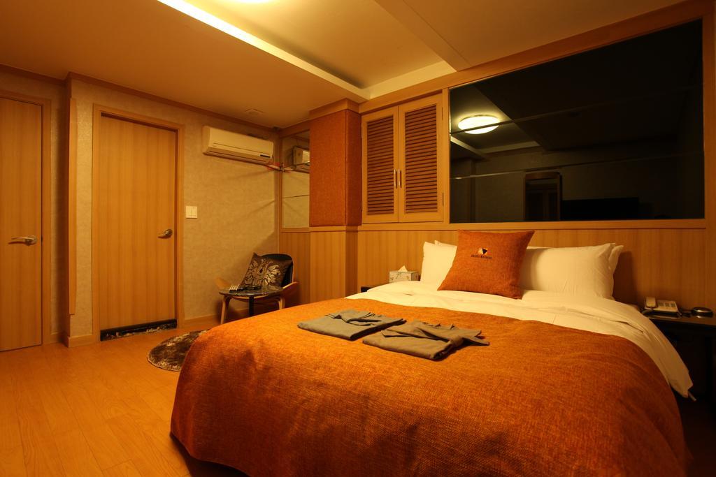 Ramses Hotel Suwon Habitación foto
